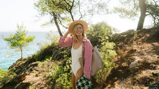 Μπικίνι ή ολόσωμα; Ποια μαγιό είναι πιο δημοφιλή φέτος το καλοκαίρι