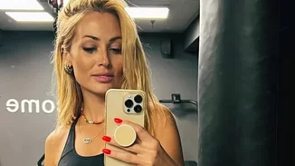 Η γυμναστική που ακολουθεί η Ελένη Βουλγαράκη υπόσχεται θαύματα για τους κοιλιακούς σου!