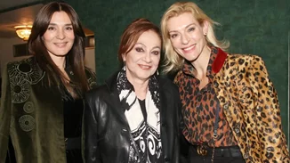 Χαμογελαστή η Φιλαρέτη Κομνηνού λίγο πριν γίνει γιαγιά