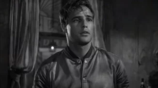O αθεράπευτα cool Marlon Brando