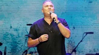 Ελένη Πασχαλίδη | Η 10χρονη κόρη του Αντώνη Ρέμου στη σκηνή με τον διάσημο μπαμπά της