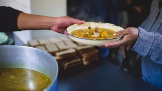 Γυναίκες που μας εμπνέουν: Το "Δείπνο Αγάπης" της Μαριάννας Πέππα