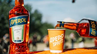 To Aperol πρωταγωνιστεί στα μεγαλύτερα φεστιβάλ του καλοκαιριού