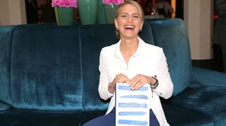 Τατιάνα Μπλάτνικ | Το εντυπωσιακό σαλόνι του νέου της σπιτιού - Με έργα τέχνης, vintage στοιχεία και ρουστίκ πινελιές