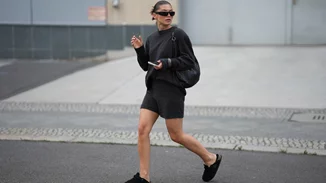 H μίνι καπιτονέ τσάντα από τη συλλογή της Oysho είναι το must-have αξεσουάρ του χειμώνα