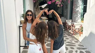 Η Σταματίνα Τσιμτσιλή σε μια αποκάλυψη για τον Θέμη Σοφό μετά τη γέννηση του τρίτου παιδιού τους