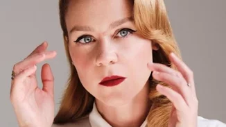 Λένα Παπαληγούρα | "Είμαι πιστή, δοτική, αρκεί να μη νιώσω ότι ο άλλος προσπαθεί να με κλείσει σε κλουβί"