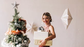 20 χριστουγεννιάτικα δώρα μόδας που κοστίζουν έως 20 ευρώ