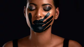 Γνώμη μου | Η τέχνη της σιωπής ή αλλιώς #MeToo μέχρι να σβήσει η κακοποίηση