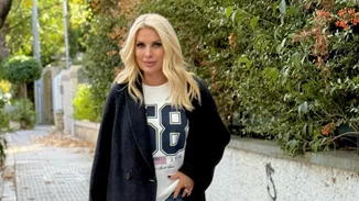 Ελένη Μενεγάκη | Ο αλάνθαστος και άνετος συνδυασμός που δημιουργεί με τα τζιν παντελόνια