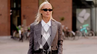 Τα πιο άνετα και cool παπούτσια που φορούν όλες οι fashionistas | Ταιριάζουν με τα πάντα