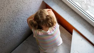 Έκλειναν τα παιδιά σε αποθήκη για… τιμωρία