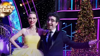 Βίκυ Καγιά | Ποζάρει αγκαλιά με την κόρη της, Μπιάνκα στο εορταστικό DWTS