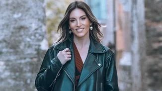 Το λιλά two-piece set της Αθηνάς Οικονομάκου είναι το σημάδι για να βάλεις χρώμα στις χειμερινές σου εμφανίσεις