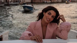 Φεστιβάλ Βενετίας | Η Τόνια Σωτηροπούλου με το πιο κομψό κοστούμι στο κόκκινο χαλί