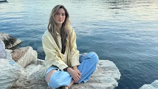 Η Γιολάντα Καλογεροπούλου ποζάρει με φουσκωμένη κοιλιά σε προχωρημένη εγκυμοσύνη