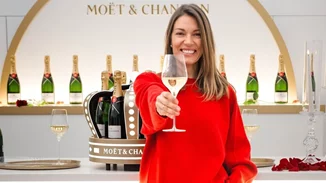 Sip, paint and share the love | Μια ξεχωριστή βραδιά αφιερωμένη στον έρωτα