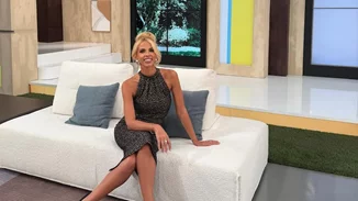 Θες να ανανεώσεις το σαλόνι σου; Η Τζένη Μελιτά μάς δείχνει την απόλυτη μεταμόρφωση της πιο cozy γωνίας του σπιτιού της