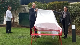 "Κόκκινο παγκάκι": Μια πρωτοβουλία ενάντια στη βία κατά των γυναικών