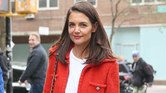 Η Katie Holmes υιοθέτησε μία από τις μεγαλύτερες τάσεις στα χρώματα μαλλιών για φέτος