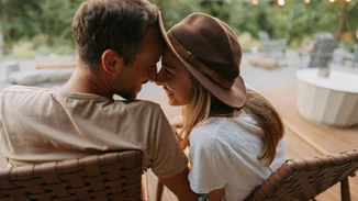 3 σημάδια για να καταλάβεις αν το ταίρι σου ανήκει στο φάσμα του αυτισμού