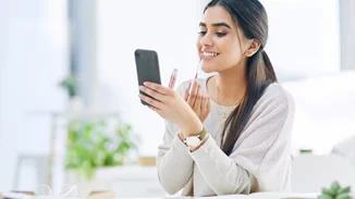 Αγόρασες foundation, κραγιόν, άρωμα ή άλλο καλλυντικό που τελικά δεν σου ταιριάζει; Δες πώς να το αξιοποιήσεις διαφορετικά