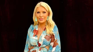 Στην καλοκαιρινή γκαρνταρόμπα της Ελένης Μενεγάκη | Αυτό είναι το κομμάτι που δεν αποχωρίζεται