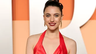 Τρία πανέξυπνα tricks για να καμουφλάρεις τη λιπαρότητα στα μαλλιά σου όταν δεν έχεις λουστεί