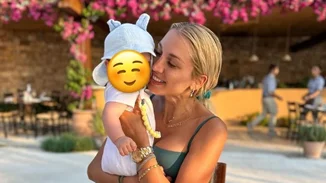 Full time μαμά η Κωνσταντίνα Σπυροπούλου | Στην παιδική χαρά με τον Βλάσση της