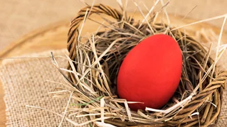 Πώς να βράσεις αυγά χωρίς να σπάσουν ή να ραγίσουν;