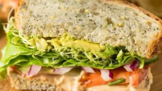 Τοστάκι για αποτοξίνωση: Ελαφριά υλικά που βοηθούν το σώμα να "καθαρίσει"