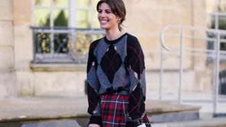 Τα πουλόβερ - τάση του χειμώνα έχουν αυτό το διαχρονικό μοτίβο