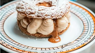 Τρώγοντας και πίνοντας στο μικρό Παρίσι των Αθηνών