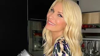 Η Ελένη Μενεγάκη στο κρεβάτι της | Μας ανοίγει το υπνοδωμάτιο της