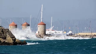 Ο καιρός σήμερα | Στους 36 βαθμούς το θερμόμετρο - Τα 8 μποφόρ φτάνουν οι άνεμοι