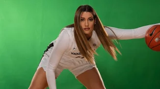 Μαριέλλα Φασούλα | Η κόρη του Παναγιώτη Φασούλα έχει ύψος 1, 97 μ και είναι μια κούκλα