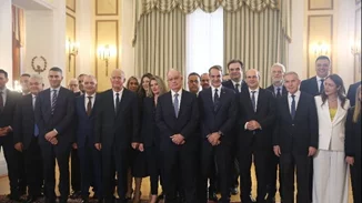 Ορκίστηκε η νέα κυβέρνηση - Συνεδριάζει σε λίγο το υπουργικό συμβούλιο