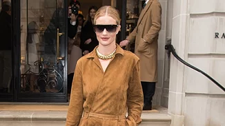 5 suede κομμάτια που φορούν οι A-listers της μόδας αυτή την περίοδο