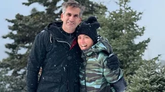 Δεινός σκιέρ ο Κώστας Μπακογιάννης | Η φωτογραφία λίγο πριν το σλάλομ