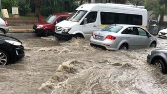 "Βούλιαξε" το Μεσολόγγι | Πλημμύρισαν δεκάδες σπίτια και καταστήματα - Απεγκλωβίστηκαν 24 άτομα [Εικόνες]