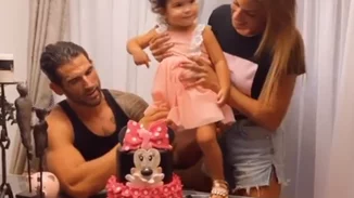 Ελένη Χατζίδου - Ετεοκλής Παύλου | Δες πώς γιόρτασαν τα δεύτερα γενέθλια της κόρης τους, λίγο πριν παντρευτούν