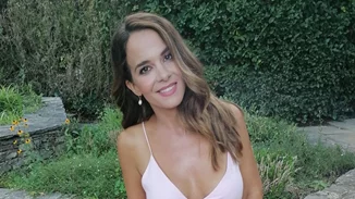 Η Ελιάνα Χρυσικοπούλου με Zara φόρεμα στη συνέντευξη Τύπου για την εκπομπή της Ελένης Μενεγάκη