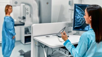 Η μοναδική στον κόσμο περίπτωση μιας γυναίκας που έχει επιβιώσει μετά από 12 διαφορετικούς όγκους και πέντε επιθετικούς καρκίνους