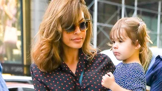 Η Εva Mendes λατρεύει να κάνει τις δουλειές του σπιτιού όχι όμως και να μαγειρεύει