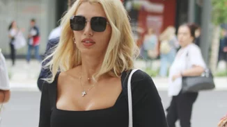 Για shopping η Κωνσταντίνα Σπυροπούλου στο κέντρο της Αθήνας