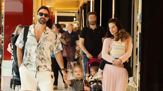 Σάκης Τανιμανίδης & Χριστίνα Μπόμπα | Καλοκαιρινές αγορές με τις κόρες τους λίγο πριν τα 3α γενέθλιά τους