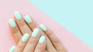 Οι 3 αποχρώσεις νυχιών για τα πιο cool ανοιξιάτικα μανικιούρ