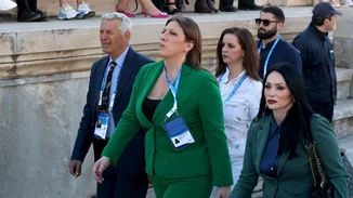 Ζωή Κωνσταντοπούλου | Με τον σύντροφό της, Διαμαντή Καραναστάση στο Προεδρικό Μέγαρο