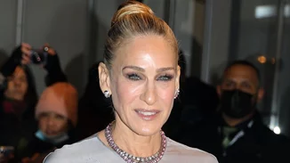Sarah Jessica Parker | Το beauty look της στην πρεμιέρα του And Just Like That ήταν ολόσωστο για την ηλικία της