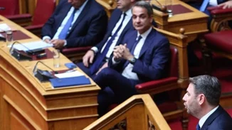 Τα Τέμπη καταδιώκουν την κυβέρνηση | Σύγκρουση Μητσοτάκη - Ανδρουλάκη στη Βουλή με αφορμή τους αγρότες